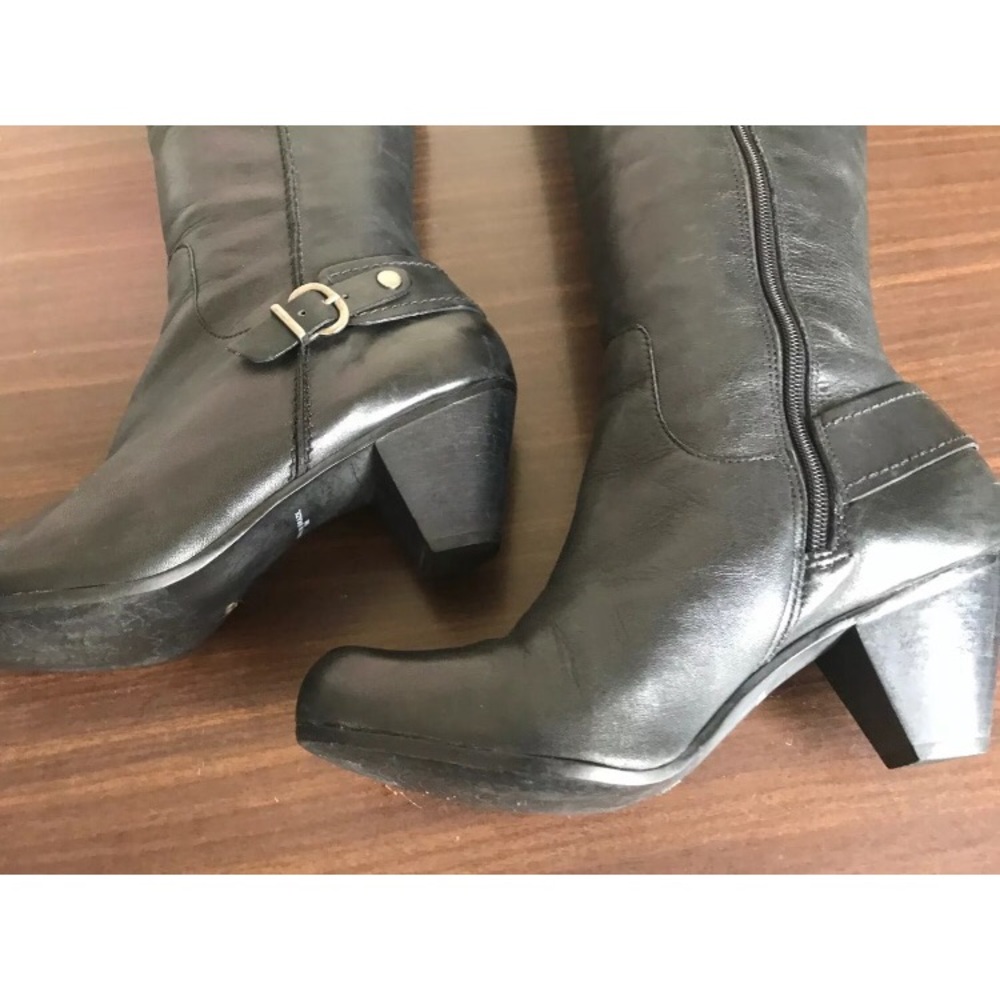 GENUINE LEATHER boots. Size 9